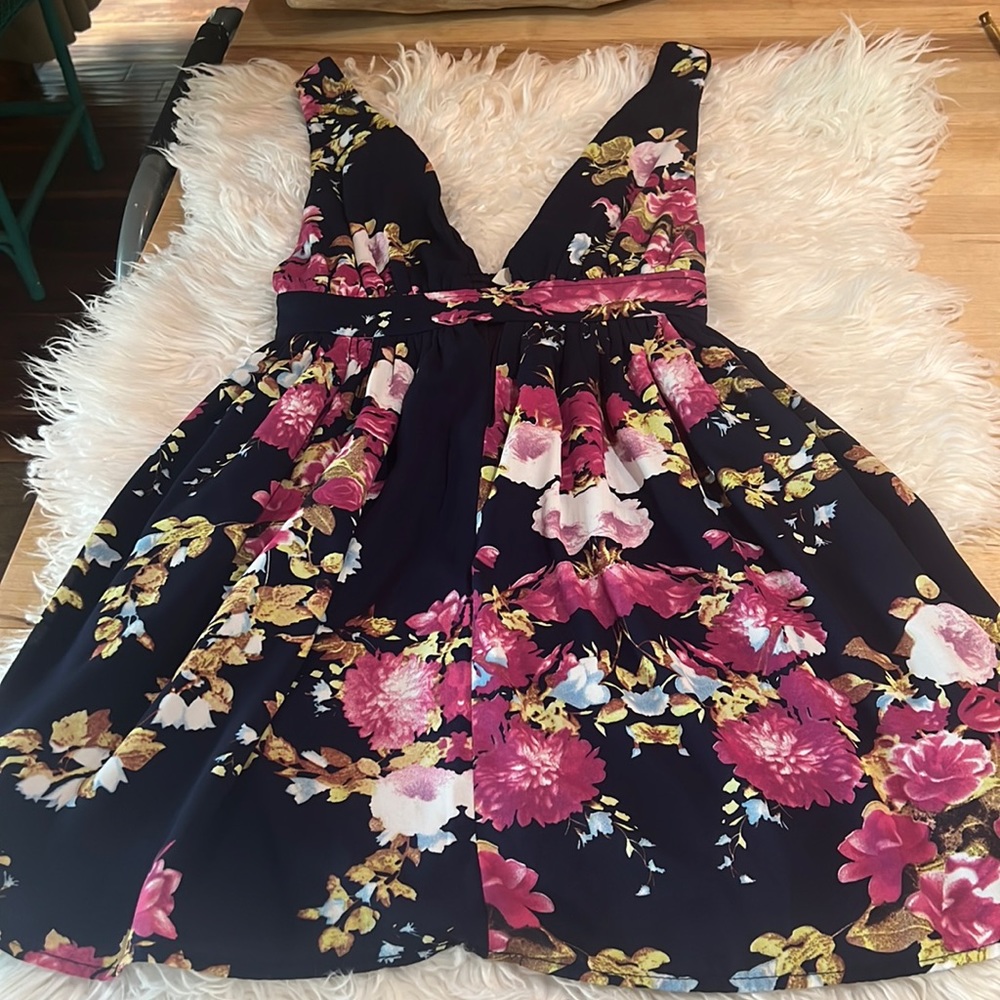 Gorgeous floral mini dress